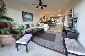TV - BEAUTIFUL OCEANFRONT CONDO INSIDE GATED COMMUNITY (Puerto Aventuras)