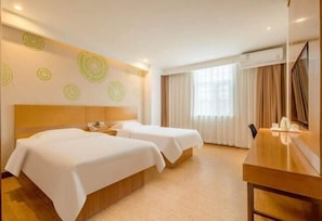 Room - Home Inn Huaxuan Select Hotel (Weihai High-speed Railway Station Hanlefang Branch) (Weihai)