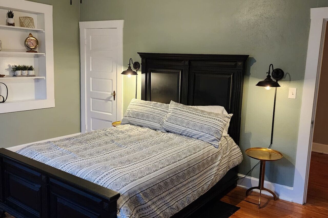 3 bedrooms, desk, iron/ironing board, WiFi