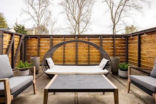 Upscale Menlo Park near Stanford, Sand Hill, Palo Alto