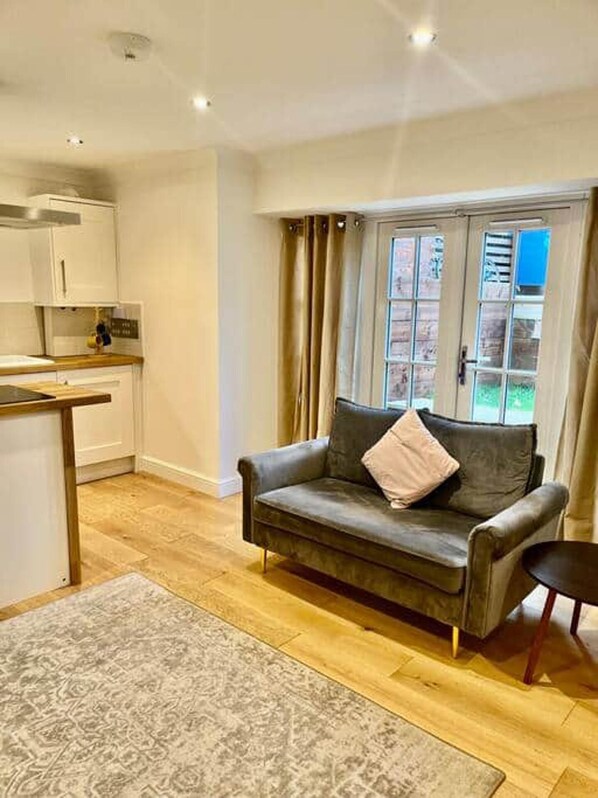 Apartment, 1 Queen Bed | Interior - Charming 1-bed Apartment in Banbury (Banbury)