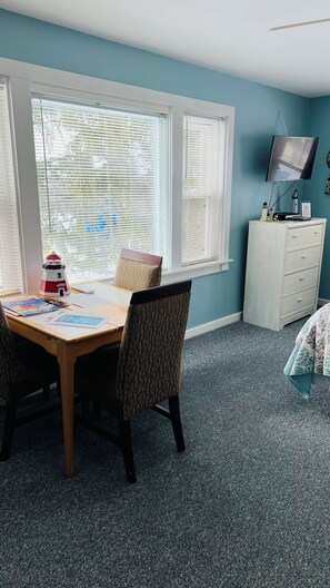 标准房, 1 张特大床 | 高档床上用品、免费 WiFi、床单