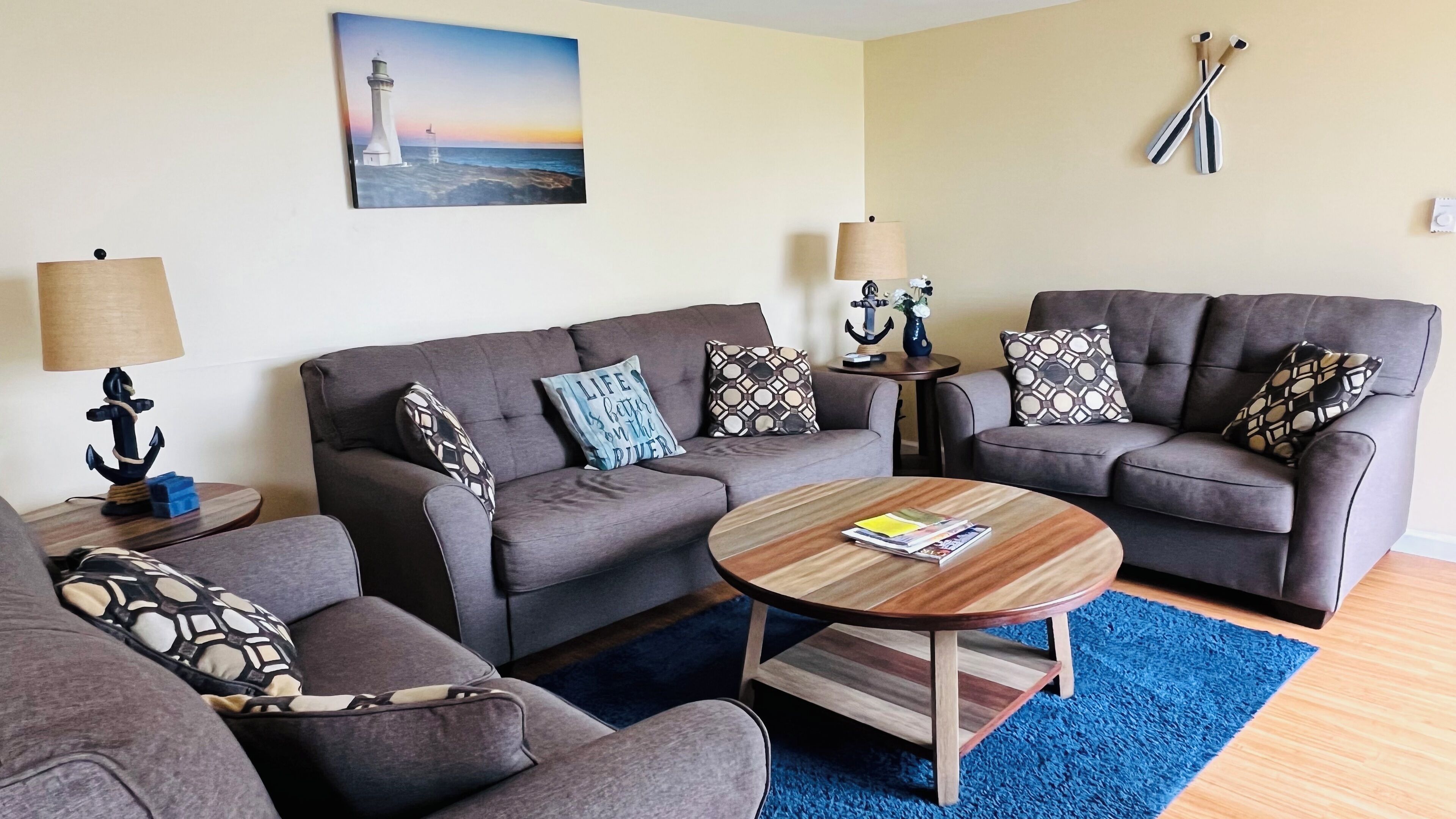 Cottage | Woonruimte | Een flatscreentelevisie