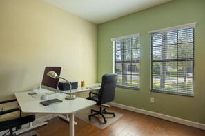 Interior - Single home in quiet community, close to beaches and theme parks. (Riverview)