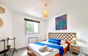 2 chambres, fer et planche à repasser, Wi-Fi gratuit, draps fournis