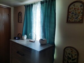 Interior - "Stay Steps from Marshall - Your Home in Huntington!" (Huntington)