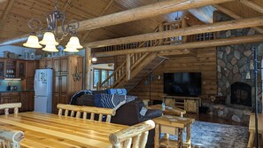 Smart TV, fireplace - Luxurious Northwoods Log Lake house with over 500ft of lake frontage on 15 acres (Dunbar)
