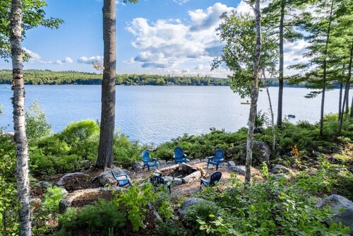 Spacious Lake House + 2 Detached Guest Houses