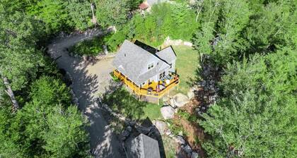 Spacious Lake House + 2 Detached Guest Houses