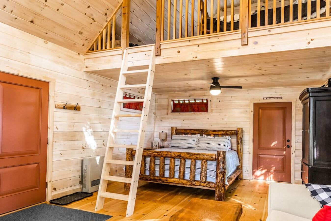 3 bedrooms, desk, iron/ironing board, travel crib