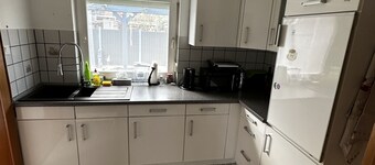 Kleine gemütliche Doppelhaushälfte auf großem Grundstück