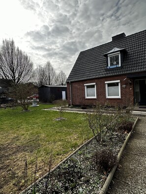 Exterior - Small, cozy semi-detached house on a large plot (Heide)