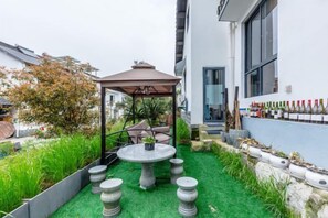 Unclassified image, 4 of 23, button - wuginggu Hostel (Hangzhou)