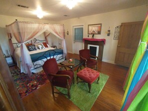 2 slaapkamers, een strijkplank/strijkijzer, gratis wifi, beddengoed