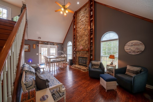 Fish and Frolic Holiday – Lakefront Home with Boathouse, Porches & Fire Pit