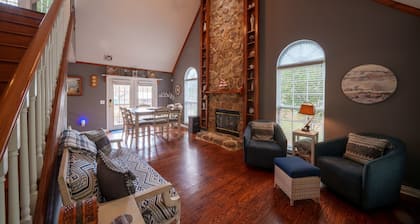 Fish and Frolic Holiday – Lakefront Home with Boathouse, Porches & Fire Pit