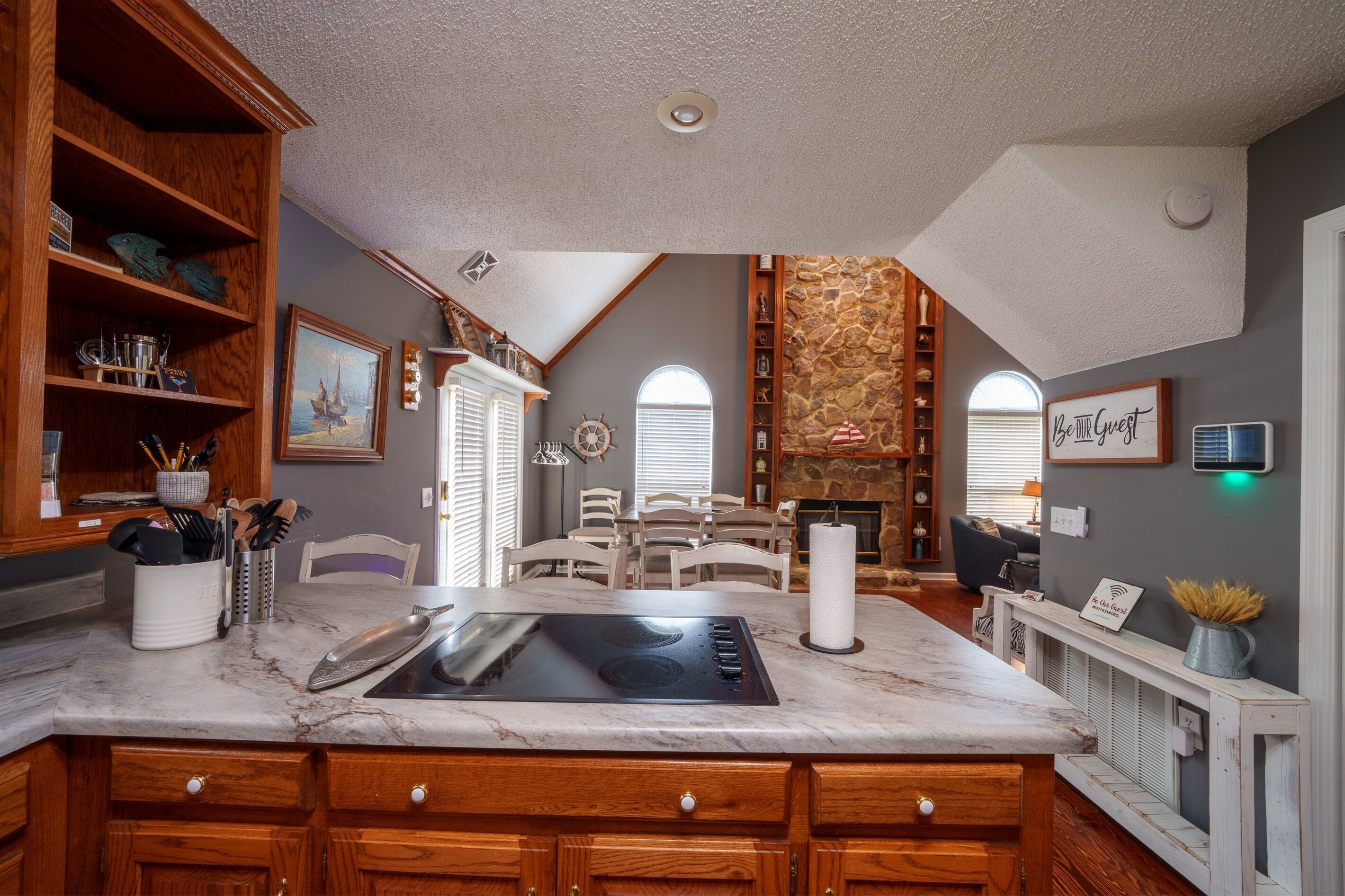 ثلاجة، ميكروويف، فرن، موقد طهي مسطح