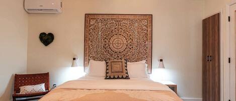 1 bedroom, internet, bed sheets