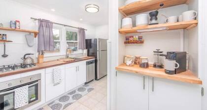 Kingwood Cottage, a beautiful 2-bedroom cottage across from Kingwood