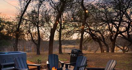 Riverview Ranch - Hot Tub, Fire Pit & More!