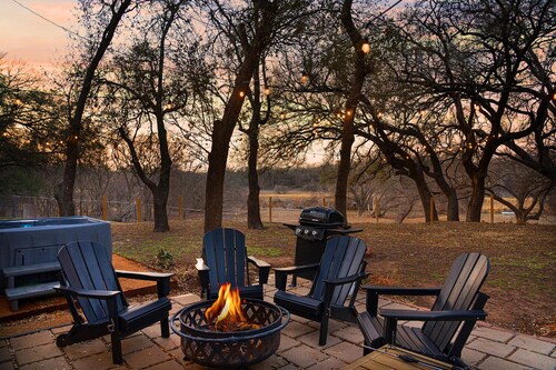 Riverview Ranch - Hot Tub, Fire Pit & More!