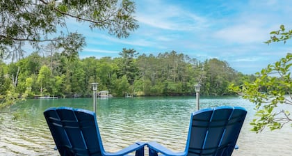 Tiny-home on the beautiful waters of Deer Lake!