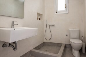Bathroom - Villa Pela standard apartment (Alyki)