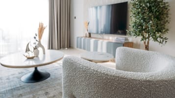 Departamento (2 Bedrooms) | Sala de estar | Televisión de plasma de 1 cm con canales vía satélite y televisión