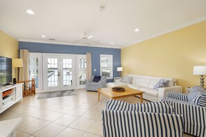 Townhome, 3 Bedrooms | Living area