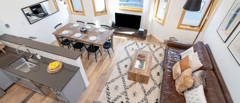 Condo, 2 Bedrooms | Living area