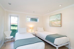 2 bedrooms, free WiFi - Valley Floor Dream W/ Fireplace Year-round Trail Access, 3 Min To Town 2 Bedroom Condo by RedAwning (Telluride)