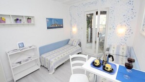 Apartment (One Bedroom Apartment with Terrace) | Living room | TV - Apartments Frane (Rovinj)