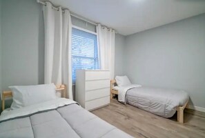 4 camere, ferro/asse da stiro, Wi-Fi gratuito, lenzuola