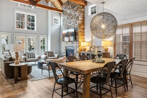 House, 4 Bedrooms | Dining