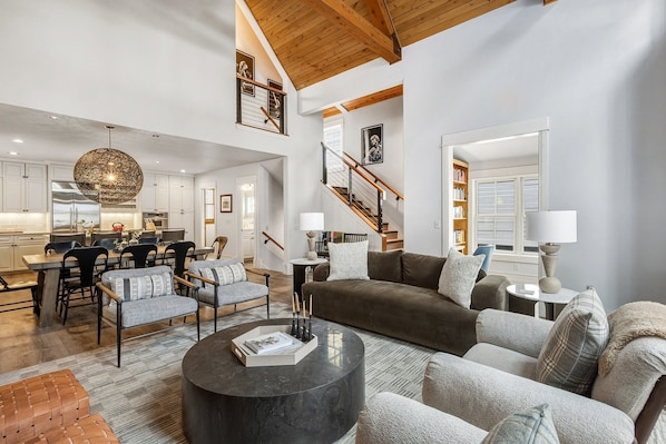 House, 4 Bedrooms | Living area