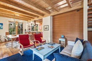 House, 3 Bedrooms | Living area