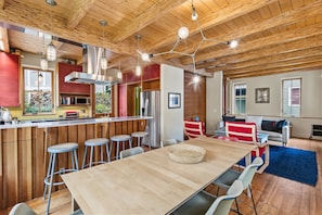 House, 3 Bedrooms | Dining