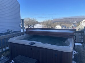 Outdoor spa tub - Land of Canaan Vacation Resort - Family Friendly in the heart of Canaan Valley! (Davis)