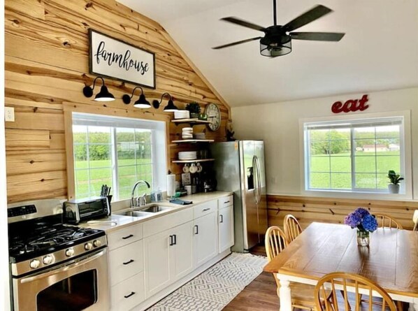 Fridge, microwave, oven, stovetop - Cozy Barn Loft: Country Views & Central to Beaches (Pocomoke City)