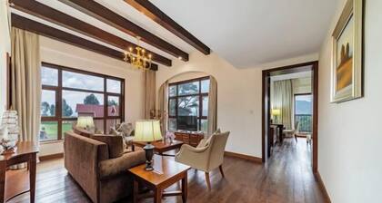 Qunyinghui Holiday Hotel