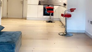 Unclassified image, 3 of 15, button - Rent a Luxury Apartment in Canary and Royal Wharf (London)