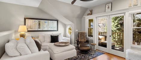Condo, 3 Bedrooms | Living area