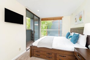 Condo, 3 Bedrooms | 3 bedrooms, free WiFi
