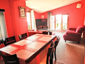 Apartment | Dining