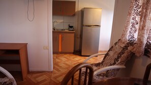 Family Quadruple Room | Desk, free WiFi