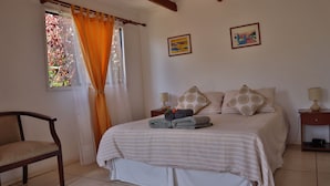 Classic Double Room | Desk, WiFi (free) - HOSTAL SUNSET (Hanga Roa)