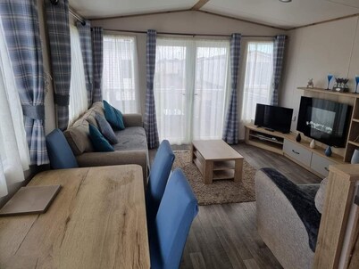 스터닝 2-베드 캐라밴 인 프레스틴 도그 프렌들리