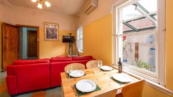 Basic House, Multiple Beds | Dining