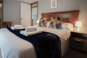 3 slaapkamers, luxe beddengoed, een strijkplank/strijkijzer, beddengoed