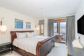 Townhome, 3 Bedrooms - Mountain Village Panoramic Views, Hot Tub, Fireplace 3 Bedroom Townhouse by RedAwning (Telluride)